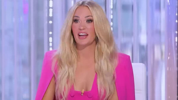 Carrie Underwood - American Idol Judge and Season 4 winner